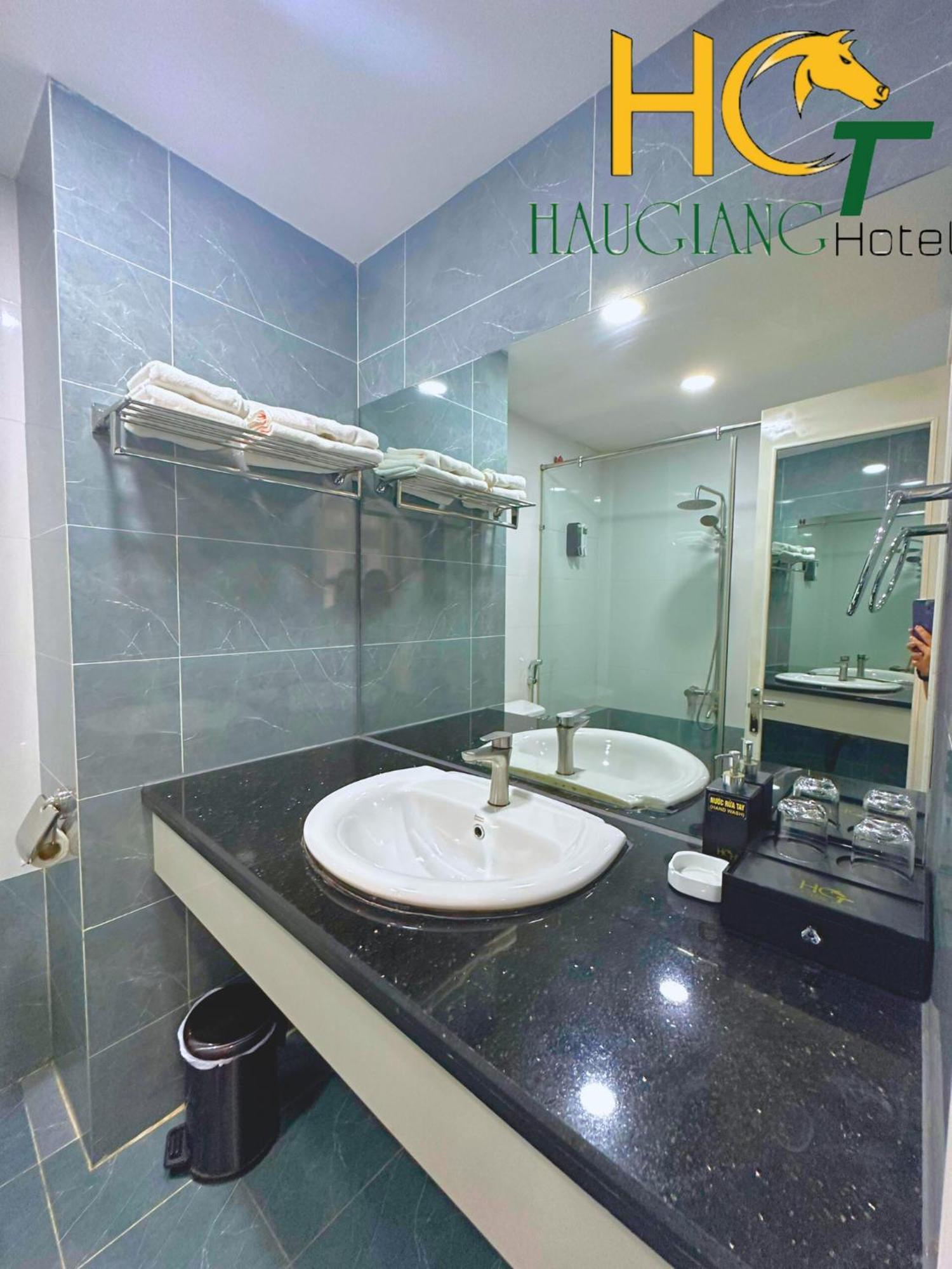 Khach San Hau Giang Hotel Vi Thanh Exterior photo